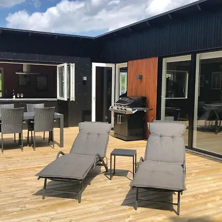 5 Bedroom Cozy In * Glesborg